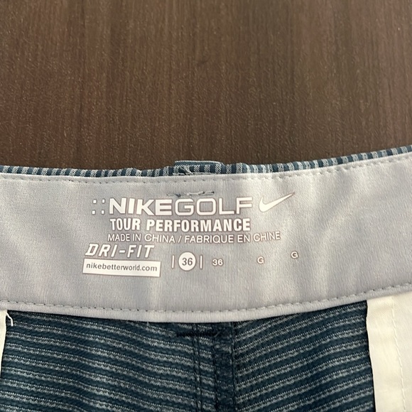 Men’s Nike Golf Tour Performance Dri Fit Striped Shorts - Picture 3 of 5